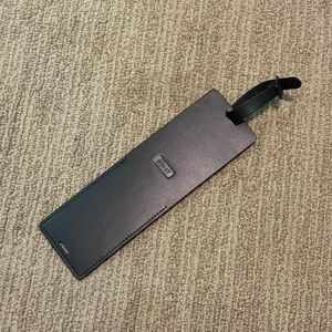 Away Black Leather Luggage Tag